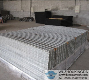 Welded mesh panels