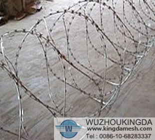 Crossed concertina coils razor wire