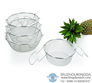 Mesh basket for vegetables