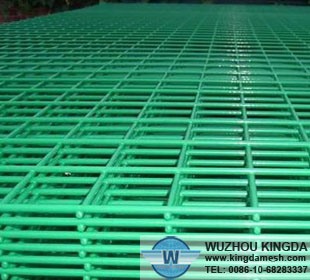 Green PVC coated welded wire mesh