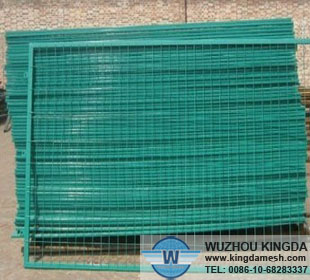 Green PVC coated welded wire mesh