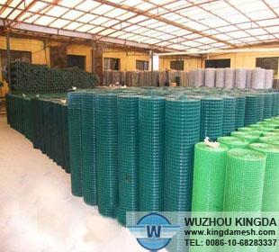 Plastic coating welding mesh