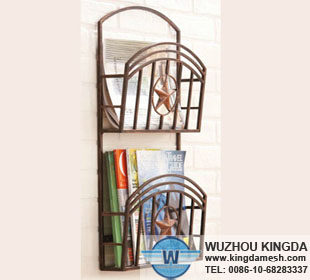 Wire mesh magazine holder