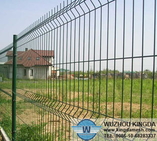 Metal screening fence