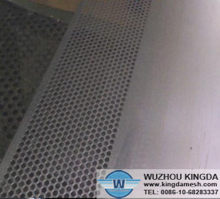 Galvanized-hexagonal-perforated-metal-sheet-02