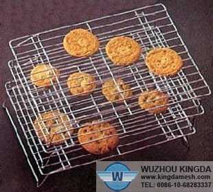 Folding cooling rack