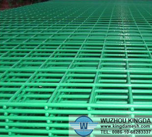 Powder coating welded wire mesh