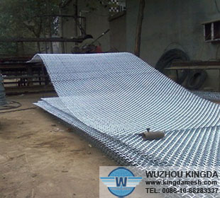 Dip-hot galvanized crimped wire mesh