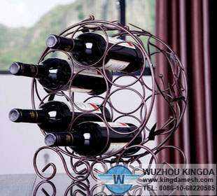 Metal wine bottle holder