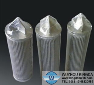 Sintered fiber pleated filter cartridge