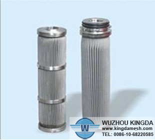 Sintered fiber pleated filter cartridge