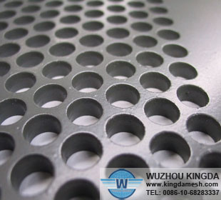 Perforated flat plate