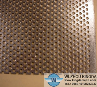 Perforated flat plate