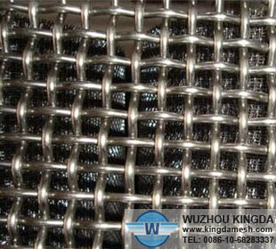 Heavy crimped wire mesh