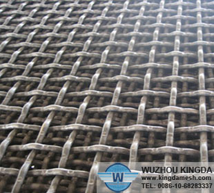 Heavy crimped wire mesh