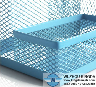 Wire mesh organizer