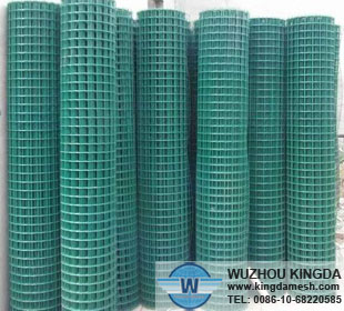 Plastic coated weld mesh