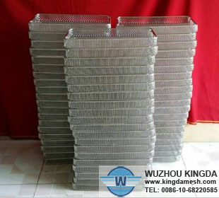 Wire mesh stacking trays