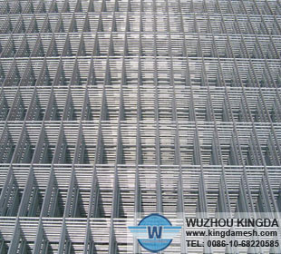 Heavy duty welded wire mesh panels