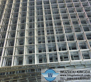 Heavy duty welded wire mesh panels