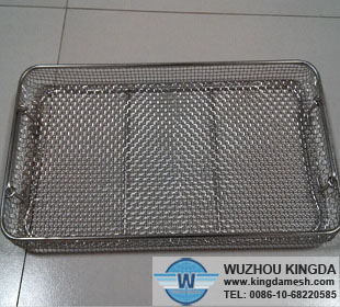 Mesh cleaning tray