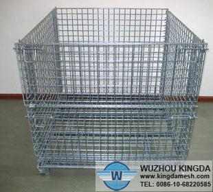 Wire mesh container stacking