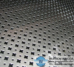 Decorative metal mesh screen