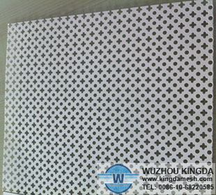 Decorative metal mesh screen