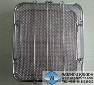 Small mesh baskets with lids