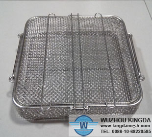 Small mesh baskets with lids