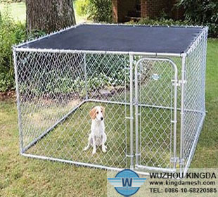 Chain link animal enclosure for dog