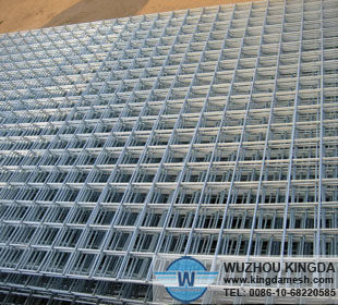 Welded wire mesh panel screen