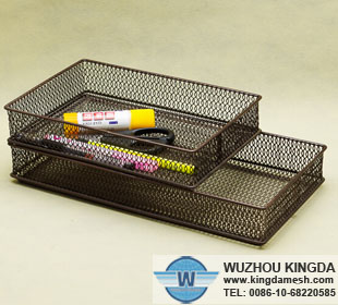 Mesh pen tray