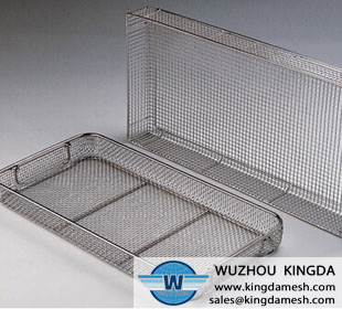 Wire mesh basket for sterilization