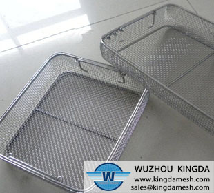 Wire mesh basket for sterilization