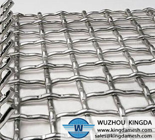 Plicated wire mesh