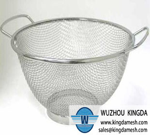 Stainless steel flexible mesh storage colanders and strainers