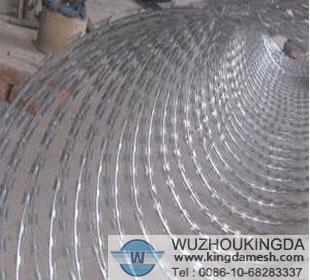 Galvanized razor wire fence