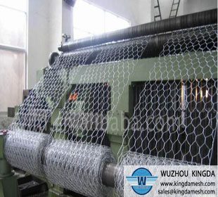 Stainless steel crimped wire mesh