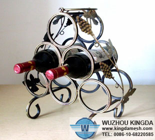 Kitchen wire wine holder