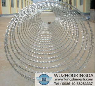 Single razor wire coil