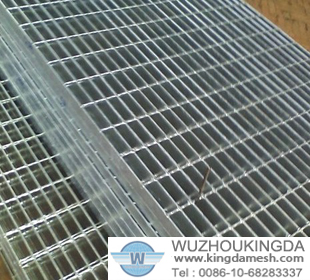 Galvanized platform steel grating