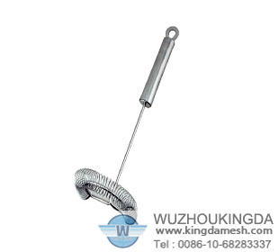 Wire mesh egg whisk