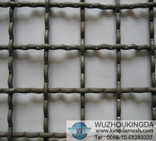 Heavy duty crimped mesh