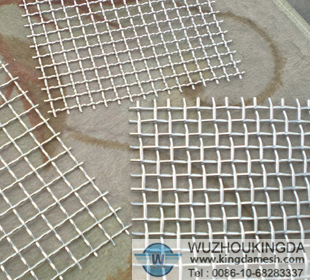 Stainless steel pre-crimped wire mesh