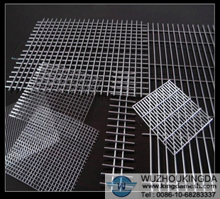 Welded mesh fabric