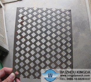 Diamond hole perforated mesh plate
