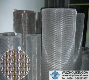 Zinc coated woven wire mesh