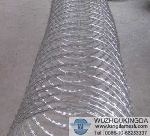 Concertina razor wire fence