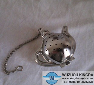 Perforated tea strainer with chain